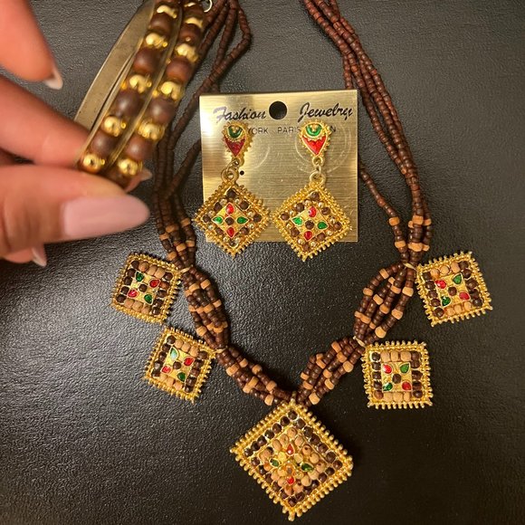 Golden Indian Jewelry Set - Picture 1 of 1